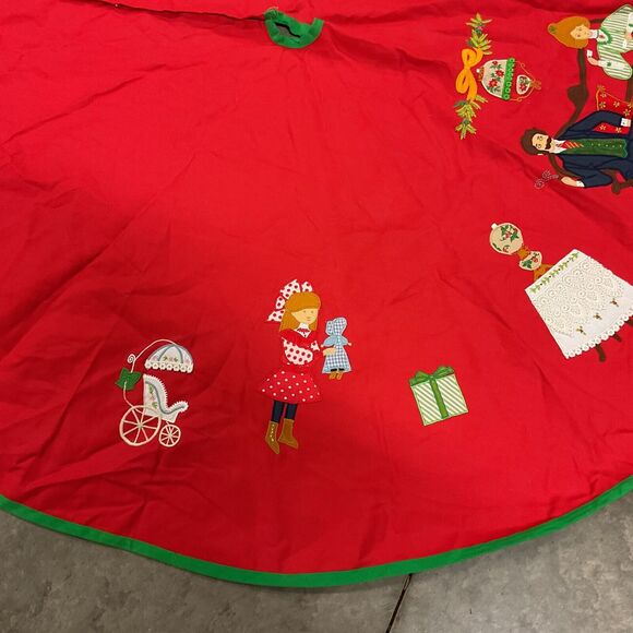 House Of Hatten Christmas Tree Skirt Red Appliqué Mom Dad Kids Toys VTG READ - Picture 2 of 16
